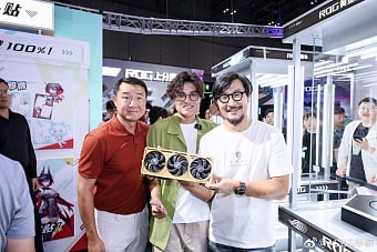 ASUS показала ROG Astral RTX 5090 из 5 килограмм чистого золота ASUS показала ROG Astral RTX 5090 из 5 килограмм чистого золота