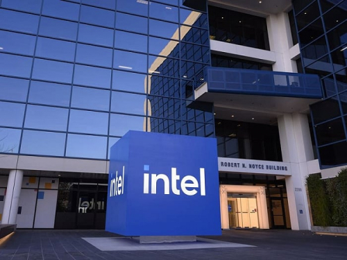Intel подтвердила дальнейшие увольнения, пока не останется около 75 тысяч человек Intel подтвердила дальнейшие увольнения, пока не останется около 75 тысяч человек