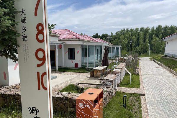 Летящая лошадь, храм-муравейник и лапша. Россияне массово едут в самый закрытый район Китая. Почему там нужно непременно побывать? Летящая лошадь, храм-муравейник и лапша. Россияне массово едут в самый закрытый район Китая. Почему там нужно непременно побывать?