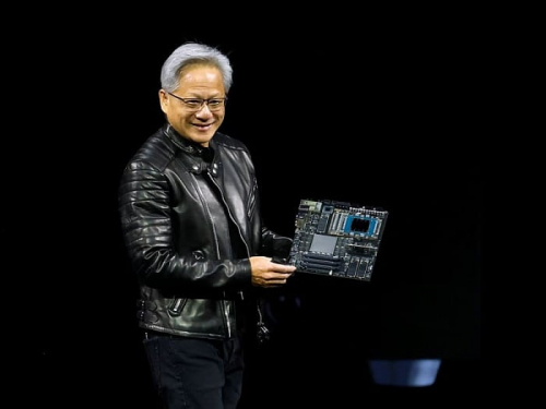 NVIDIA разместила заказы на 300 тысяч ускорителей HGX H20 для Китая NVIDIA разместила заказы на 300 тысяч ускорителей HGX H20 для Китая