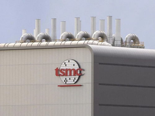 TSMC запрашивает на 20% больше денег при создании ускорителей ИИ в США TSMC запрашивает на 20% больше денег при создании ускорителей ИИ в США