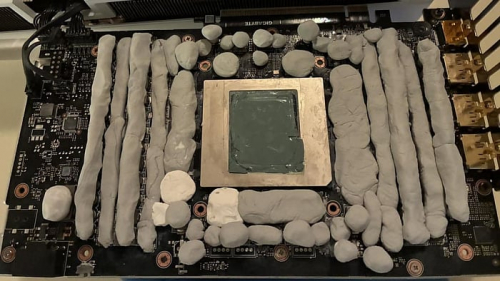GeForce RTX 5090 с заводским охлаждением разогналась до 3240 MHz