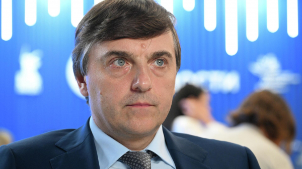 Кравцов заявил, что эксперимент со сдачей на ОГЭ двух предметов прошел успешно