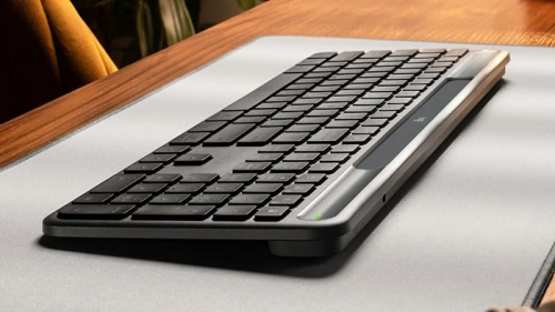 Клавиатура Logitech Signature Slim Solar+ K980 заряжается от света любой природы