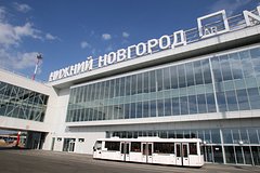 Сотни пассажиров застряли в российском аэропорту из-за угрозы БПЛА