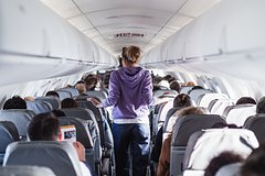 Британца задержали за петтинг с девушкой на борту самолета Британца задержали за петтинг с девушкой на борту самолета