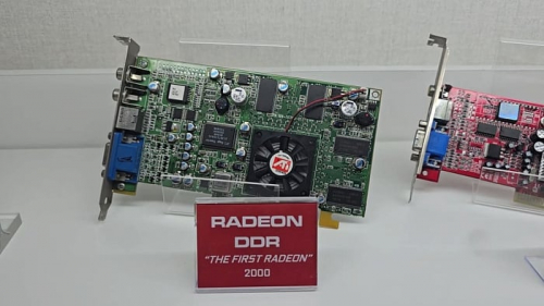 Любитель железа показал коллекцию видеокарт из флагманов AMD и NVIDIA Любитель железа показал коллекцию видеокарт из флагманов AMD и NVIDIA