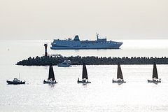 На стоящем у порта Сочи пароме Seabridge начала заканчиваться еда