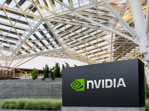 Продажи ускорителей для ИИ принесли NVIDIA более $50 млрд в третьем квартале