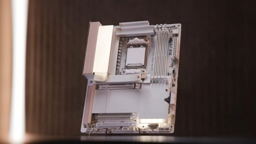 GIGABYTE выпустила материнскую плату X870E AERO X3D WOOD с деревянными вставками