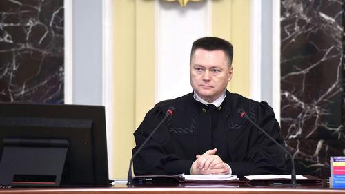 Верховный суд РФ призвал отличать резкие оценки и публичные споры от экстремистских призывов Верховный суд РФ призвал отличать резкие оценки и публичные споры от экстремистских призывов