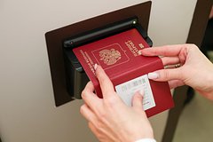 Еще две страны перестали признавать российские паспорта без биометрии Еще две страны перестали признавать российские паспорта без биометрии