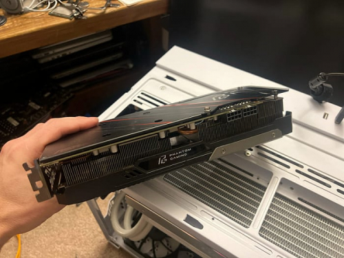 Пользователь приобрёл рабочую видеокарту Radeon RX 5700 XT буквально за $5 Пользователь приобрёл рабочую видеокарту Radeon RX 5700 XT буквально за $5