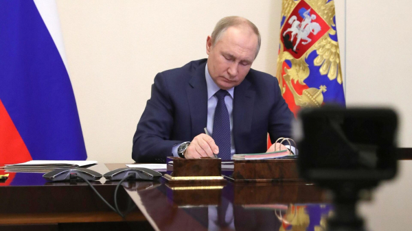Путин поручил главам регионов образовать комиссии по внедрению технологий ИИ