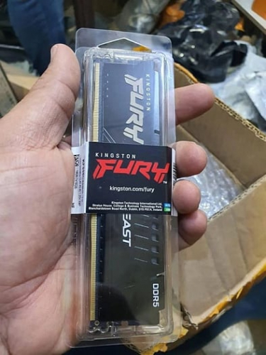 $7 000 за $100: Amazon Return Pallets порадовал покупателя 40 модулями DDR5