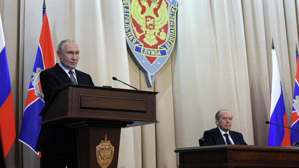 Путин попросил ФСБ жестко пресекать проявления русофобии и ксенофобии Путин попросил ФСБ жестко пресекать проявления русофобии и ксенофобии