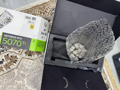 Amazon прислал покупателю GeForce RTX 5070 Ti пакетик с камушками вместо видеокарты Amazon прислал покупателю GeForce RTX 5070 Ti пакетик с камушками вместо видеокарты