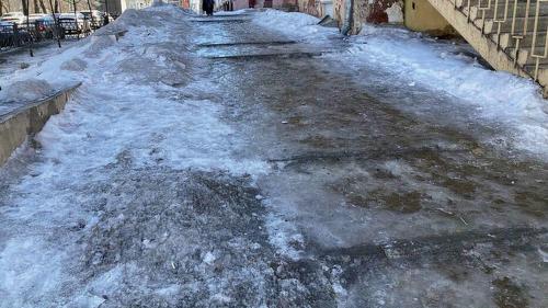Хабаровск напоминает сплошной каток — зима однако... Хабаровск напоминает сплошной каток — зима однако...