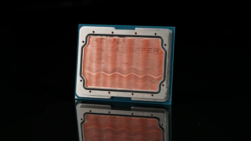 Крышечка процессора Threadripper PRO 9995WX стала отличным радиатором для СЖО Крышечка процессора Threadripper PRO 9995WX стала отличным радиатором для СЖО
