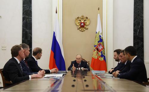 Путин о развитии химической промышленности: ресурсов у нас достаточно, надо, чтобы всё у нас работало Путин о развитии химической промышленности: ресурсов у нас достаточно, надо, чтобы всё у нас работало