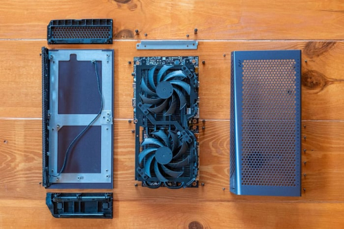Разбор внешней видеокарты RTX 5060 Ti AORUS AI BOX подтверждает наличие двух плат