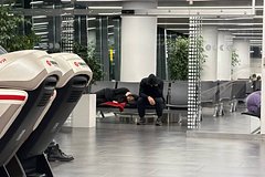Российская авиакомпания задержала пассажиров на всю ночь