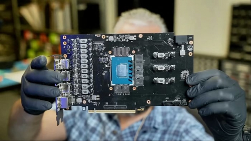 Неправильно нанесённый жидкий металл попал на все компоненты видеокарты RTX 5070 Ti Неправильно нанесённый жидкий металл попал на все компоненты видеокарты RTX 5070 Ti