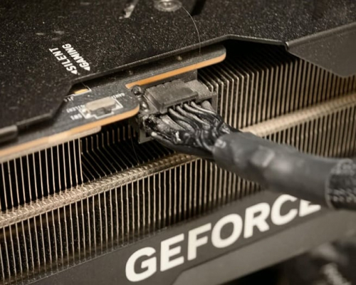 Кошка указала хозяину на плавление разъёма 12V-2x6 на видеокарте GeForce RTX 4090 Кошка указала хозяину на плавление разъёма 12V-2x6 на видеокарте GeForce RTX 4090