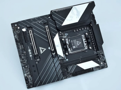 Плата MSI MEG X870E UNIFY-X MAX смогла разогнать 128 Гбайт DDR5 до 9400 MT/s