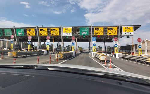 В России хотят разрешения на строительство платных автодорог без бесплатной альтернативы В России хотят разрешения на строительство платных автодорог без бесплатной альтернативы