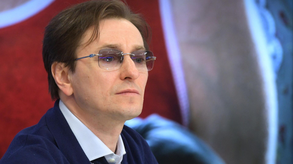 Сергей Безруков исполнил &laquo;Вечный огонь&raquo; на концерте в Москве