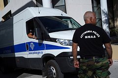Россиянин в первый день отпуска на Северном Кипре начал душить полицейского